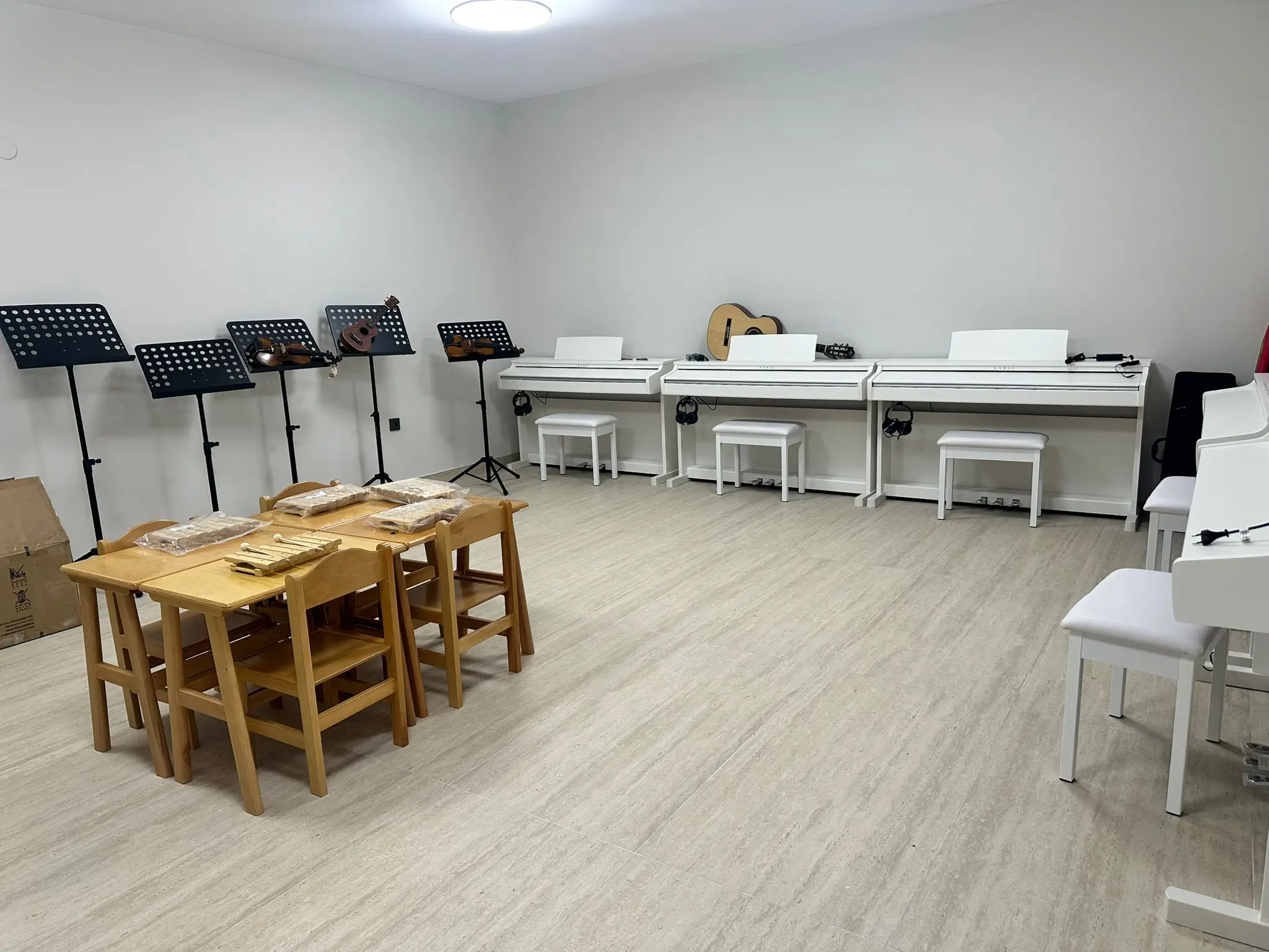 Açı Eryaman Koleji – Indoor Spaces – Music room & instruments
