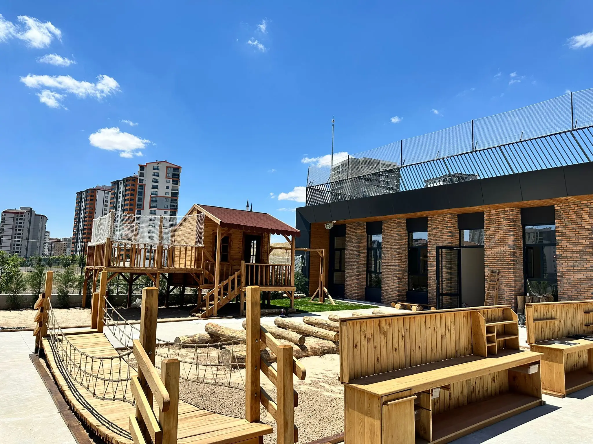 Açı Eryaman Koleji – Outdoor & Play – Play area rope bridge
